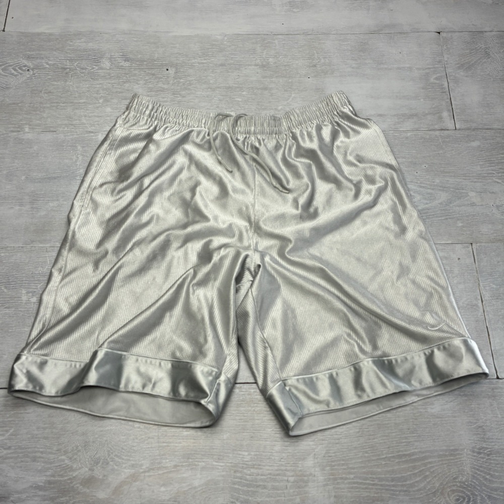 Vintage Nike Basketball Shorts Men XL Dazzle Shiny Silver Metallic Mesh Y2K Mint